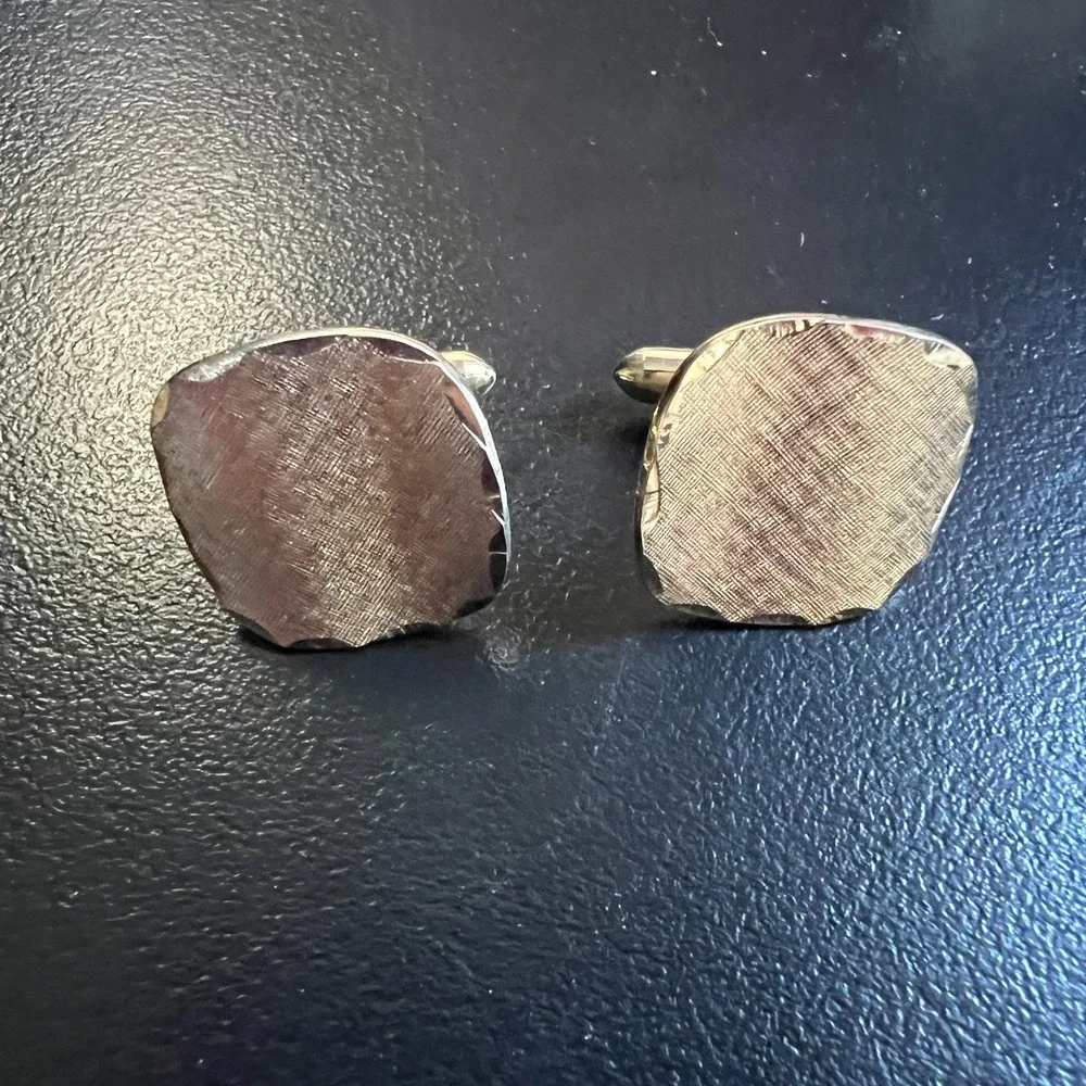 Vintage Cufflinks Square with Diamond Cut Edges Wavy Gold Tone